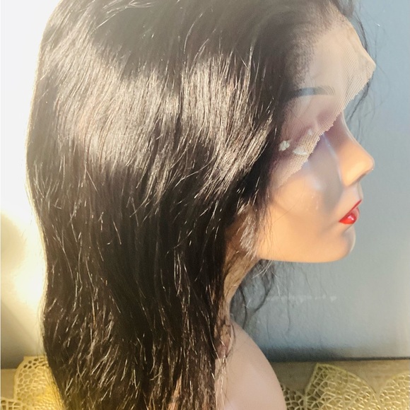 Sleek straight hundred percent human wigs for women. - Picture 9 of 10